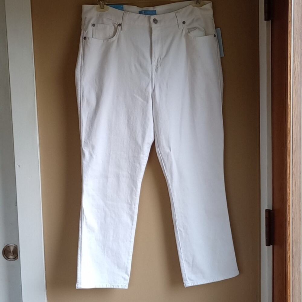 7 For All Man Kind White Straight-Leg Jeans Blair Crop Jeans Size 33 New Tags